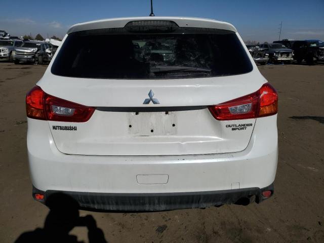 4A4AP3AU8EE024133 - 2014 MITSUBISHI OUTLANDER ES WHITE photo 6