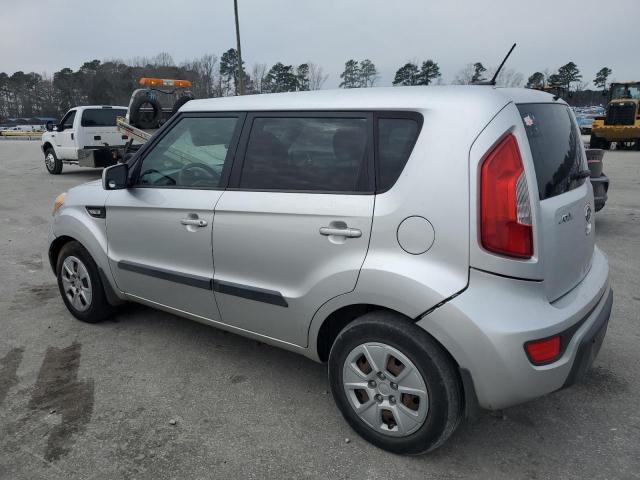 KNDJT2A55C7355209 - 2012 KIA SOUL SILVER photo 2