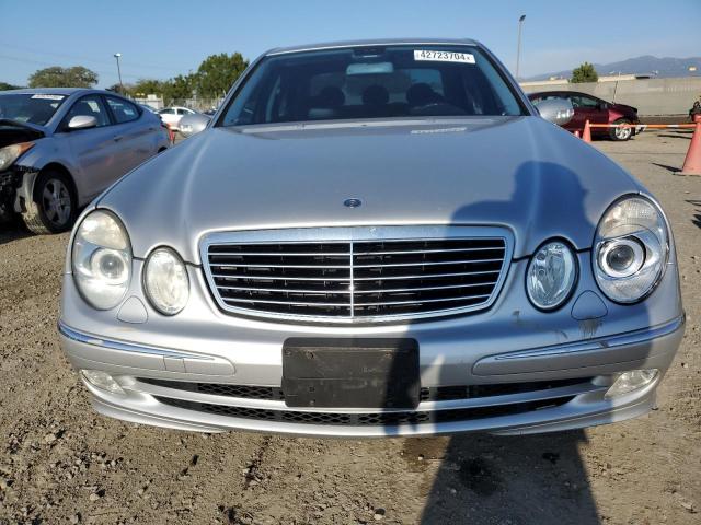 WDBUF70J54A524776 - 2004 MERCEDES-BENZ E 500 SILVER photo 5