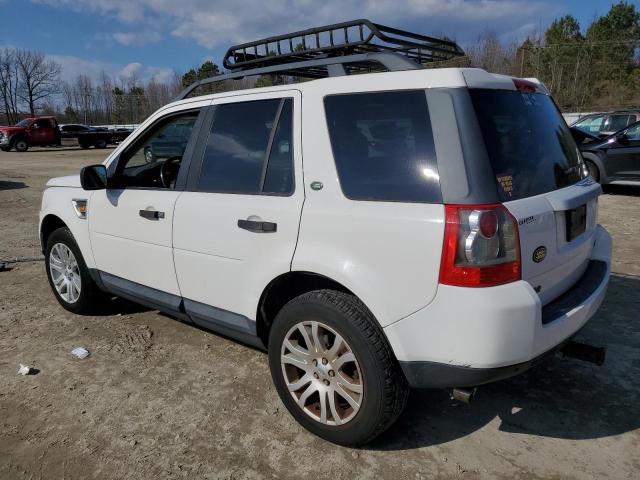 SALFP24N28H048032 - 2008 LAND ROVER LR2 SE WHITE photo 2