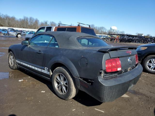 1ZVFT84N355250393 - 2005 FORD MUSTANG BLACK photo 2