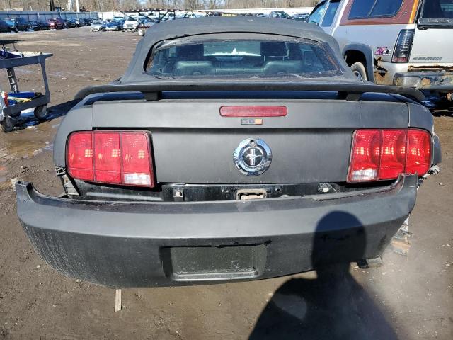 1ZVFT84N355250393 - 2005 FORD MUSTANG BLACK photo 6