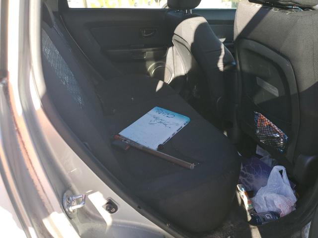 KNDJT2A21B7262563 - 2011 KIA SOUL + SILVER photo 10