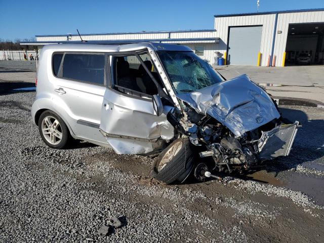 KNDJT2A21B7262563 - 2011 KIA SOUL + SILVER photo 4