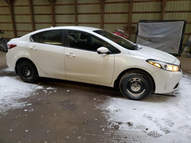 3KPFK4A78JE165519 - 2018 KIA FORTE LX WHITE photo 4