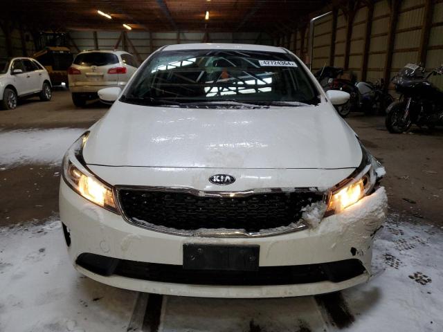 3KPFK4A78JE165519 - 2018 KIA FORTE LX WHITE photo 5