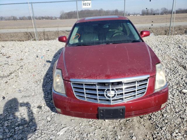 1G6KD57Y18U125358 - 2008 CADILLAC DTS RED photo 5