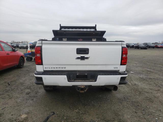 1GC4K0CY5JF132439 - 2018 CHEVROLET SILVERADO K3500 LTZ WHITE photo 6