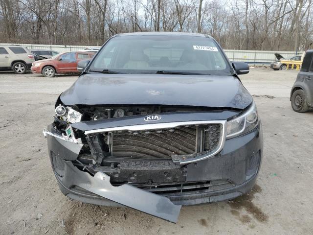 KNDMB5C17G6211328 - 2016 KIA SEDONA LX CHARCOAL photo 5