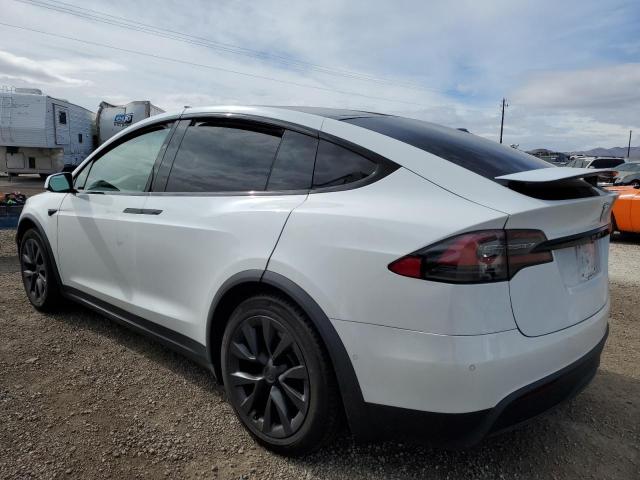 7SAXCBE69NF332366 - 2022 TESLA MODEL X WHITE photo 2