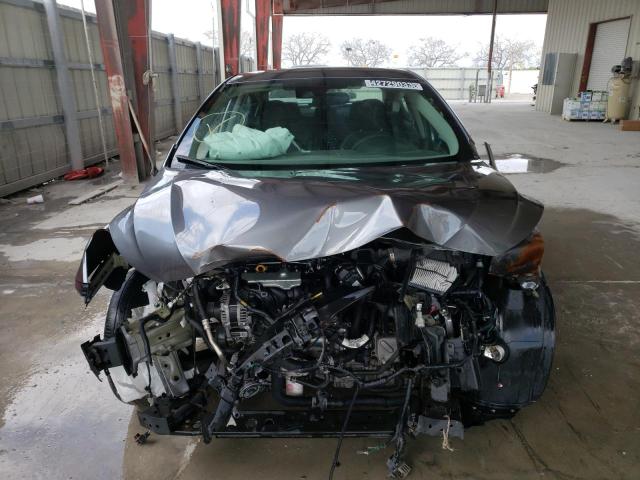 3N1CN8EV0ML837747 - 2021 NISSAN VERSA SV GRAY photo 5