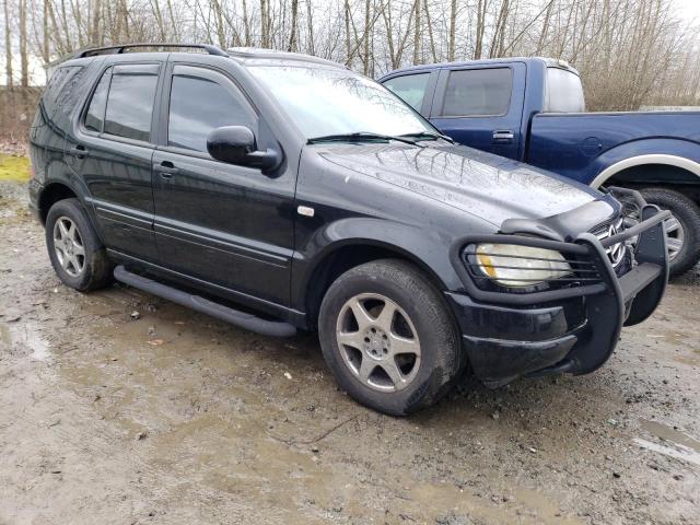 4JGAB54E31A245013 - 2001 MERCEDES-BENZ ML 320 BLACK photo 4