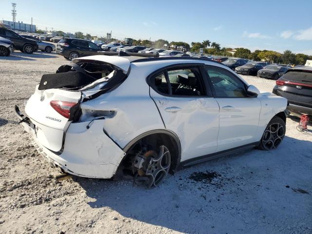 ZASPAKBN0P7D55209 - 2023 ALFA ROMEO STELVIO TI WHITE photo 3
