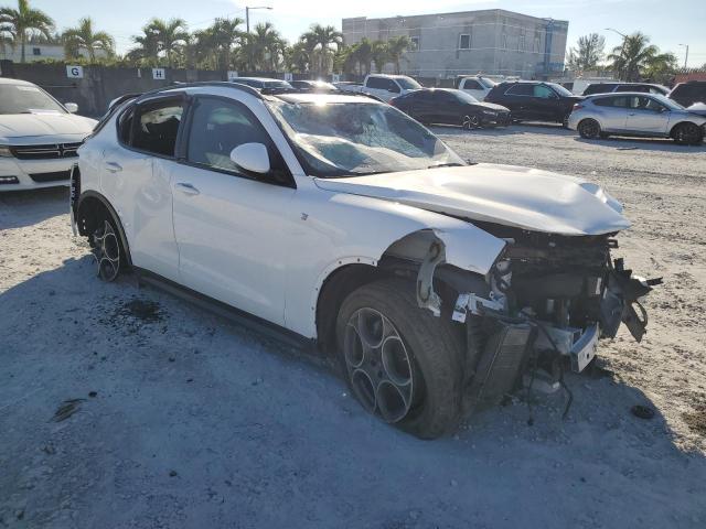 ZASPAKBN0P7D55209 - 2023 ALFA ROMEO STELVIO TI WHITE photo 4