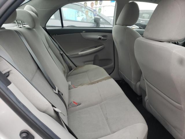 2T1BU4EE9DC009834 - 2013 TOYOTA COROLLA BASE SILVER photo 10