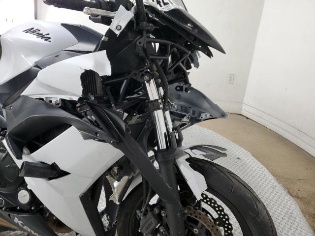 JKAEXEJ11HDA01035 - 2017 KAWASAKI EX650 J თეთრი ფოტო 10