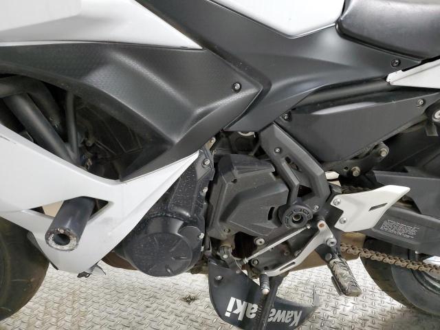 JKAEXEJ11HDA01035 - 2017 KAWASAKI EX650 J თეთრი ფოტო 6