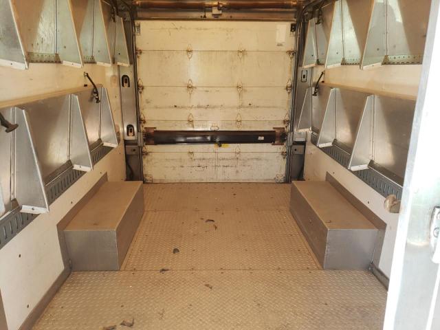 4UZAANCP94CL85324 - 2004 FREIGHTLINER CHASSIS M LINE WALK-IN VAN WHITE photo 10