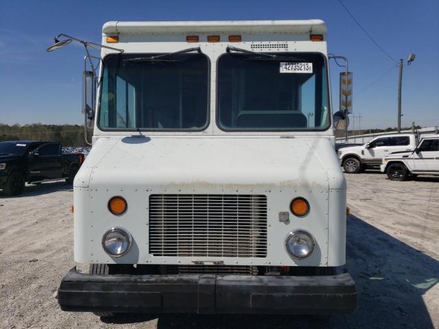 4UZAANCP94CL85324 - 2004 FREIGHTLINER CHASSIS M LINE WALK-IN VAN WHITE photo 5