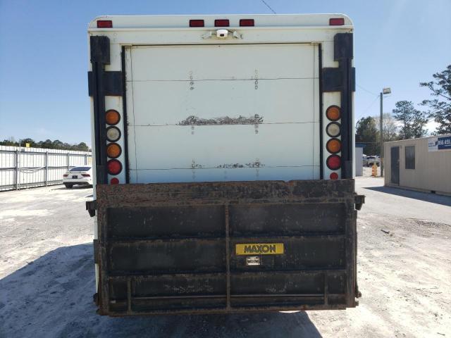 4UZAANCP94CL85324 - 2004 FREIGHTLINER CHASSIS M LINE WALK-IN VAN WHITE photo 6