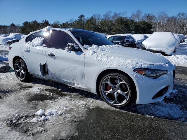 ZARFANAN1K7609208 - 2019 ALFA ROMEO GIULIA WHITE photo 4