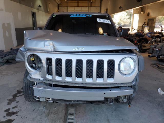 1C4NJPFA1FD318562 - 2015 JEEP PATRIOT LATITUDE SILVER photo 5