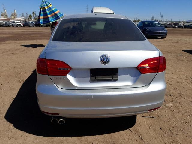 3VW2K7AJ3DM290074 - 2013 VOLKSWAGEN JETTA BASE 银色 照片 6