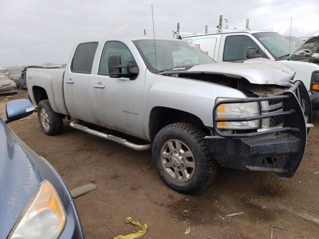 1GC1KYC80BF233682 - 2011 CHEVROLET SILVERADO K2500 HEAVY DUTY LTZ SILVER photo 4