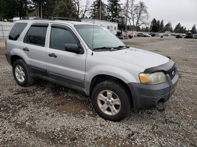 1FMYU93135KD12336 - 2005 FORD ESCAPE XLT SILVER photo 4