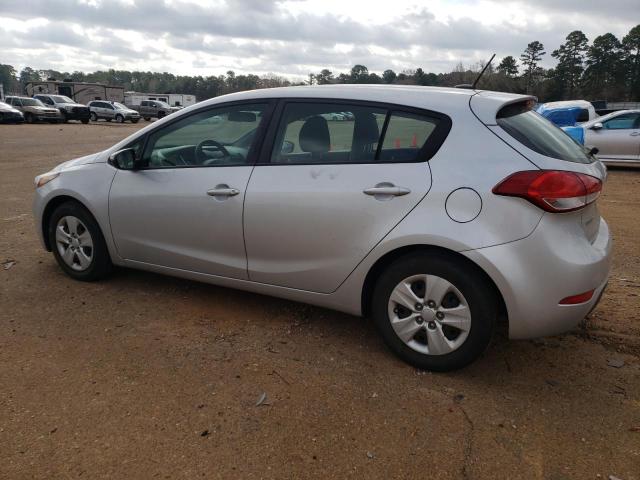 KNAFK5A84H5690417 - 2017 KIA FORTE LX SILVER photo 2