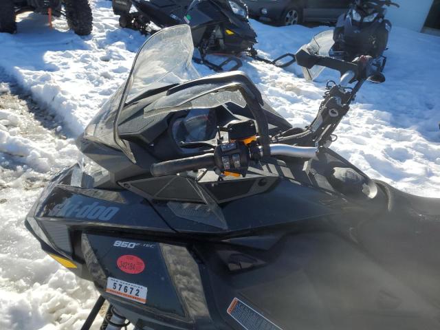 2BPSUDHD0HV000696 - 2017 SKI DOO MXZ BLACK photo 9