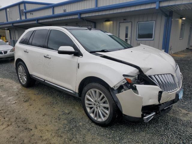 2LMDJ6JK7BBJ30523 - 2011 LINCOLN MKX WHITE photo 4