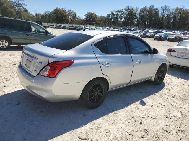 3N1CN7APXCL938018 - 2012 NISSAN VERSA S SILVER photo 3