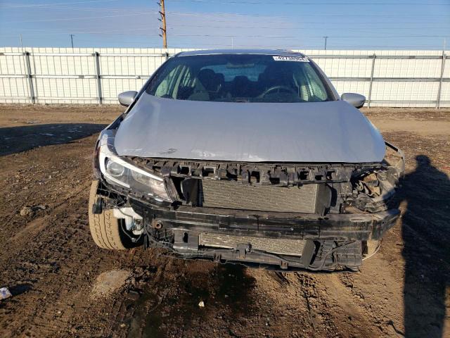 3KPFL4A79HE149093 - 2017 KIA FORTE LX SILVER photo 5