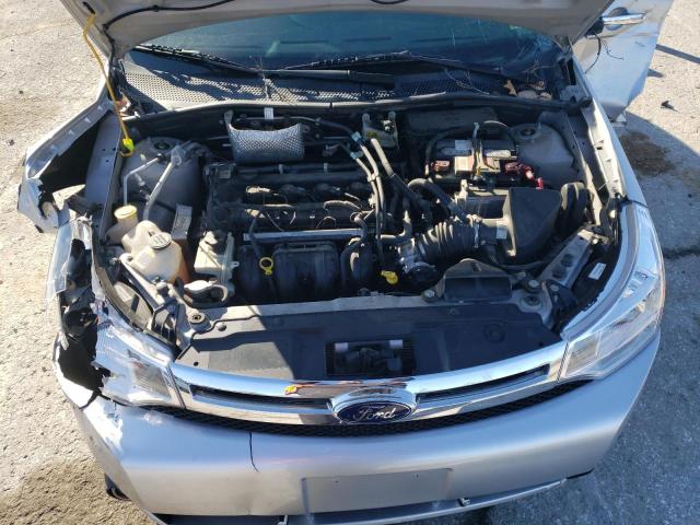 1FAHP3HN3AW170647 - 2010 FORD FOCUS SEL SILVER photo 11