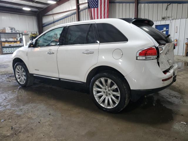 2LMDJ8JK2DBL08417 - 2013 LINCOLN MKX WHITE photo 2