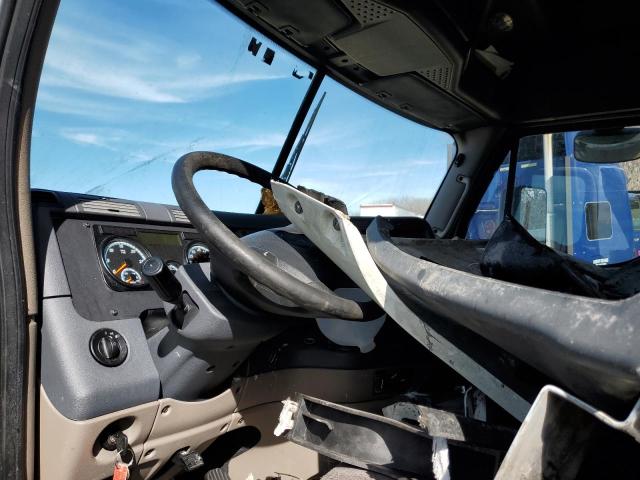 1FUJGLDR4JLJL3797 - 2018 FREIGHTLINER CASCADIA 1 WHITE photo 8