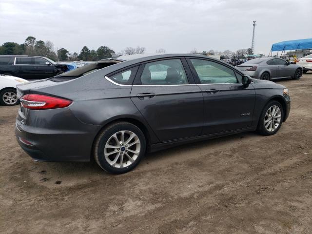 3FA6P0LU9KR261799 - 2019 FORD FUSION SE GRAY photo 3