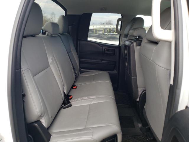 5TFRM5F11KX141825 - 2019 TOYOTA TUNDRA DOUBLE CAB SR/SR5 WHITE photo 10