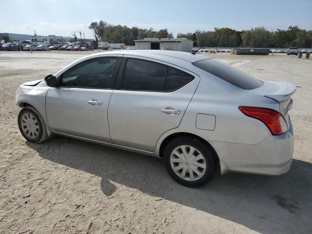 3N1CN7AP0HK435336 - 2017 NISSAN VERSA S SILVER photo 2