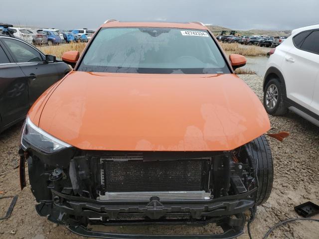 WA1AECF3XK1078057 - 2019 AUDI Q3 PREMIUM ORANGE photo 5