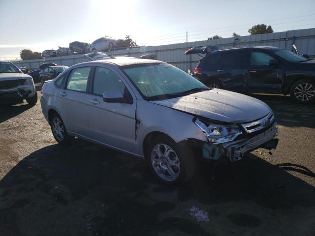 1FAHP35N98W207814 - 2008 FORD FOCUS SE SILVER photo 4