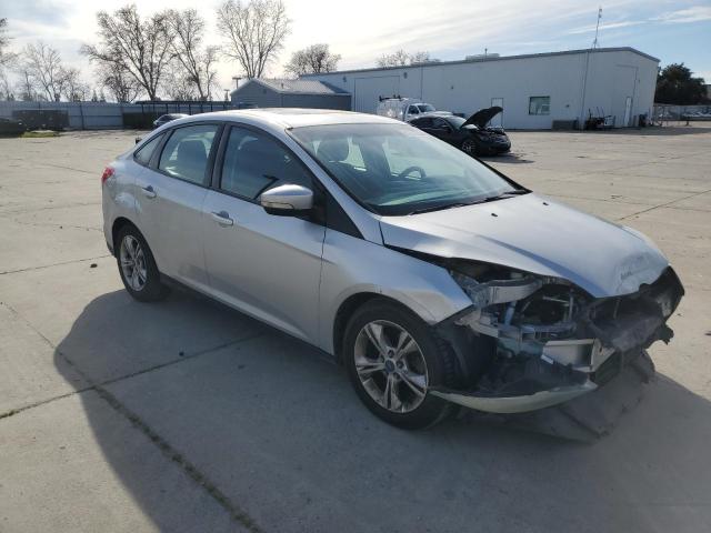 1FADP3F28EL322811 - 2014 FORD FOCUS SE SILVER photo 4