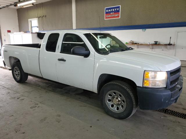 1GCSKPE01AZ264717 - 2010 CHEVROLET SILVERADO K1500 WHITE photo 4