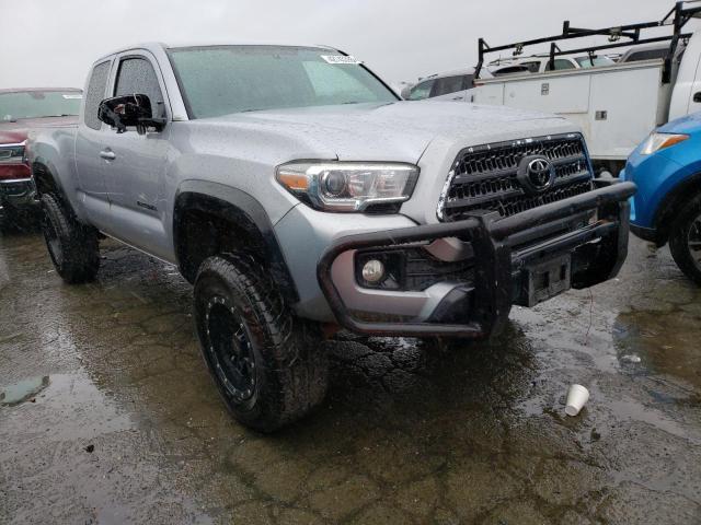 5TFSZ5AN2HX077963 - 2017 TOYOTA TACOMA ACCESS CAB ვერცხლისფერი ფოტო 4