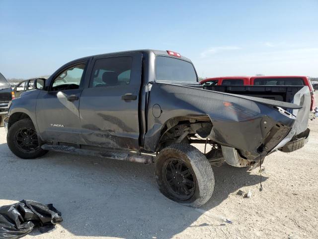 5TFEM5F11DX061233 - 2013 TOYOTA TUNDRA CREWMAX SR5 GRAY photo 2