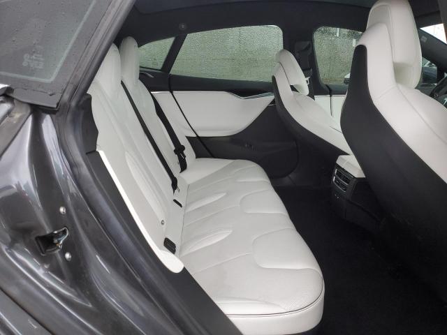 5YJSA1E22HF183131 - 2017 TESLA MODEL S ნაცრისფერი ფოტო 11