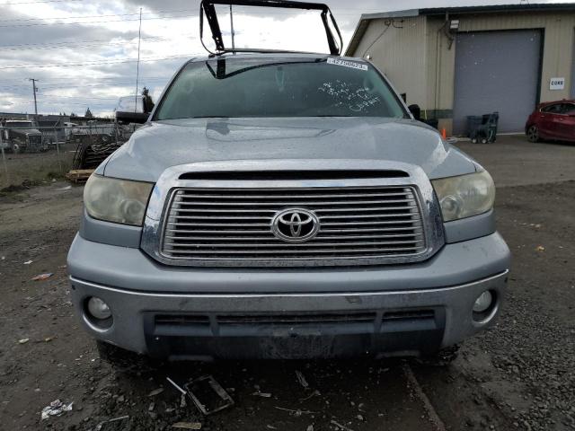 5TFHY5F14AX155233 - 2010 TOYOTA TUNDRA CREWMAX LIMITED SILVER photo 5