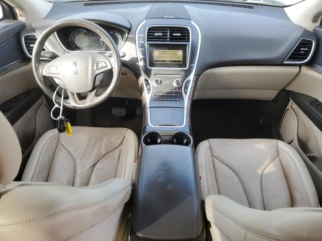 2LMPJ6LRXHBL37214 - 2017 LINCOLN MKX RESERVE Weiß Foto 8