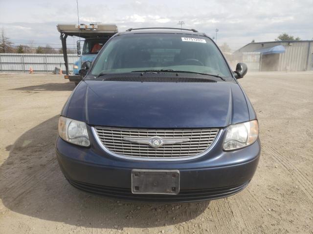 2C4GP44362R616641 - 2002 CHRYSLER TOWN & COU LX BLUE photo 5